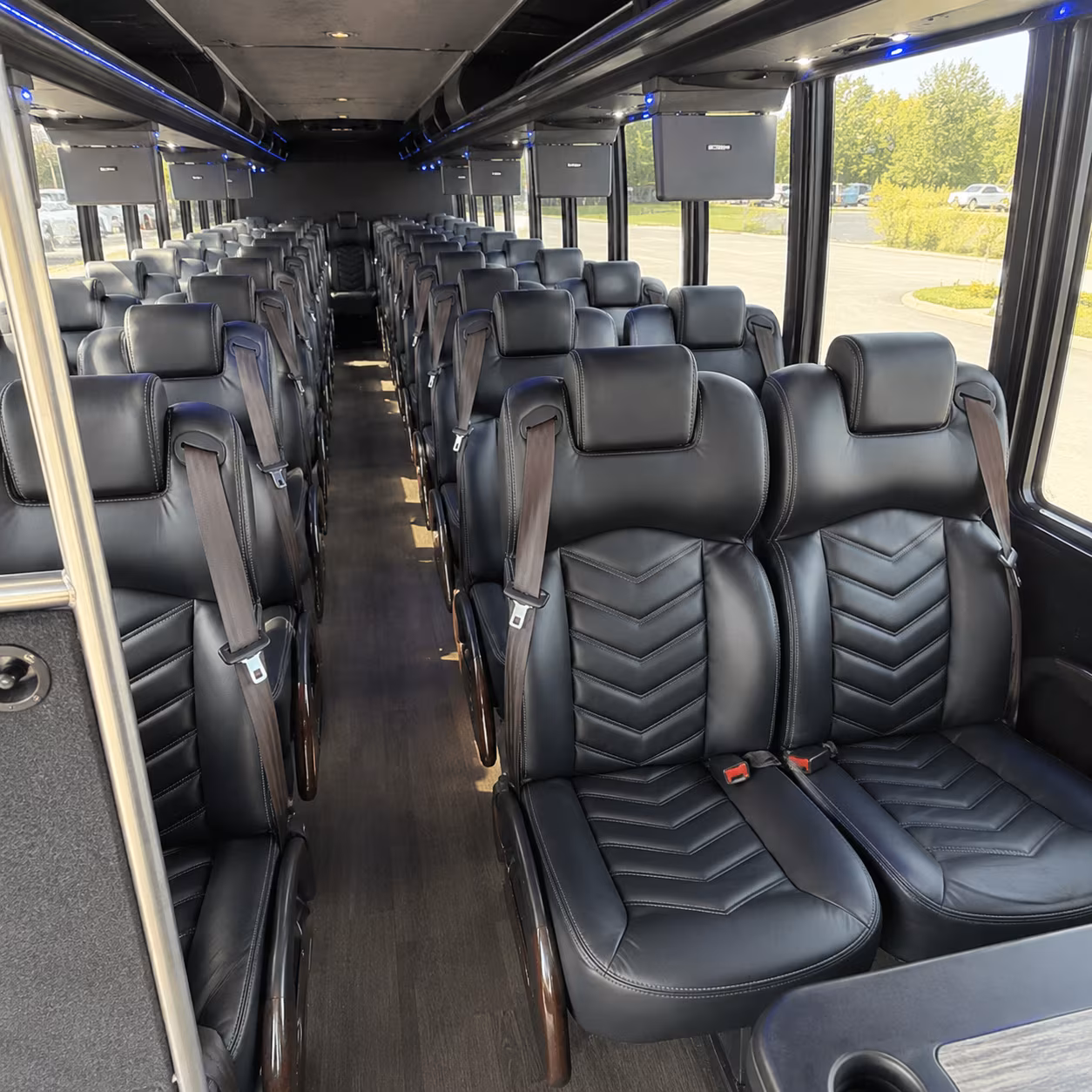 find the perfect transportation for your next airport transfer 1